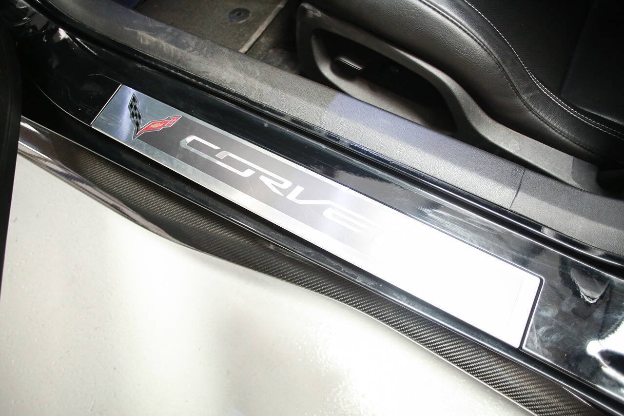 Used 2018 Chevrolet Corvette Stingray Coupe w/ Carbon Flash Badge Package RWD image 15