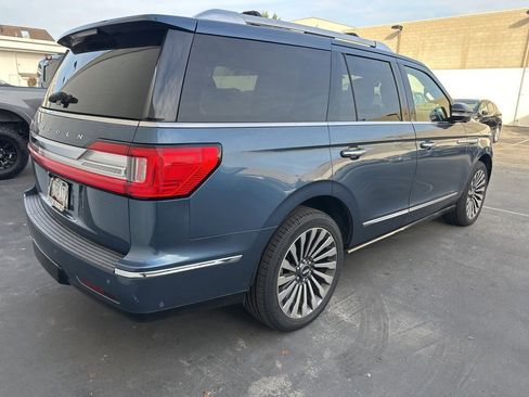 Used 2019 Lincoln Navigator Reserve image 4