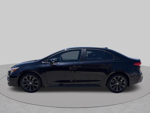Used 2026 Toyota Corolla SE FWD image 3