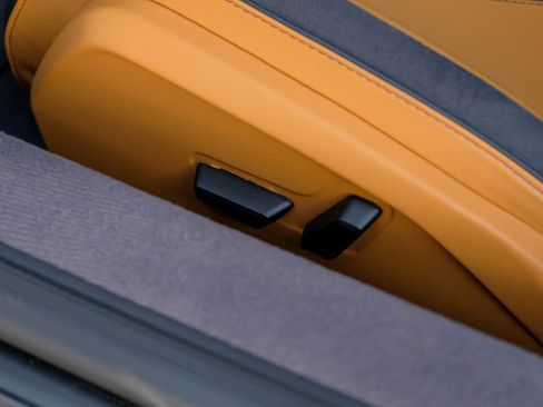 Used 2025 Lamborghini Revuelto image 38