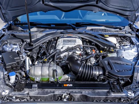 Used 2022 Ford Mustang Shelby GT500 w/ Carbon Fiber Track Pack image 22