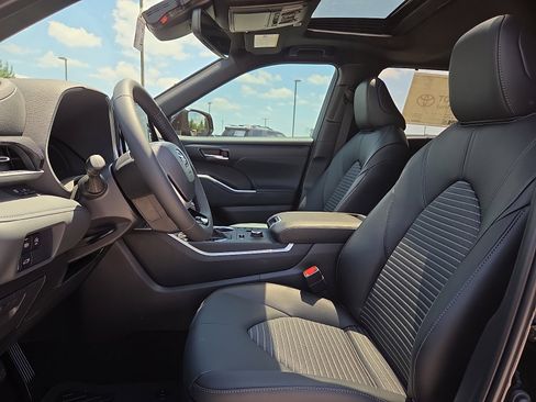 New 2026 Toyota Highlander XSE AWD/4WD image 10