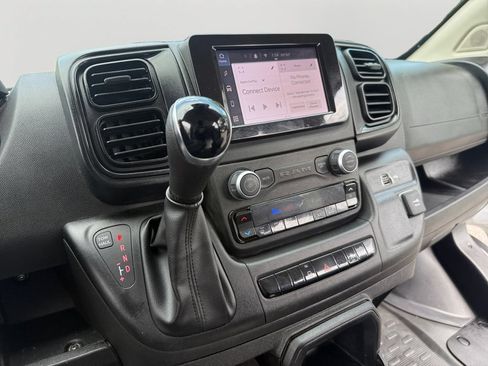 Used 2025 RAM ProMaster 2500 w/ Convenience Group FWD image 18