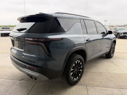 Used 2025 Chevrolet Traverse Z71 w/ Enhanced Driving Package AWD/4WD image 9