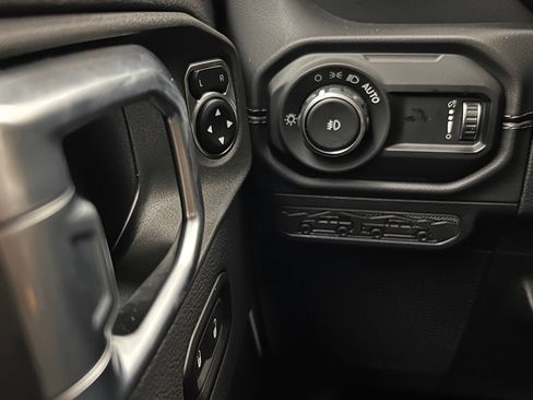 New 2026 Jeep Wrangler Unlimited Sahara AWD/4WD image 19