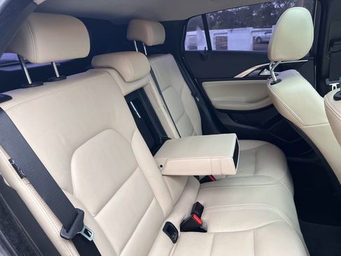 Used 2018 INFINITI QX30 Premium w/ Navigation Package image 43