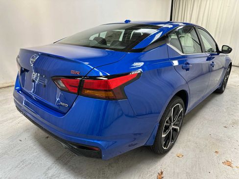 New 2025 Nissan Altima 2.5 SR image 10