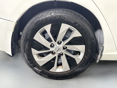 Used 2019 Nissan Altima 2.5 S FWD image 33