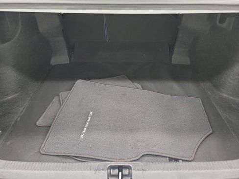 Used 2019 Toyota Camry XLE FWD image 9