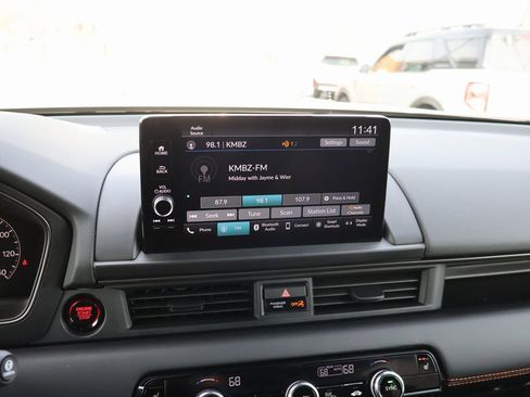 Certified 2025 Honda Pilot TrailSport image 21