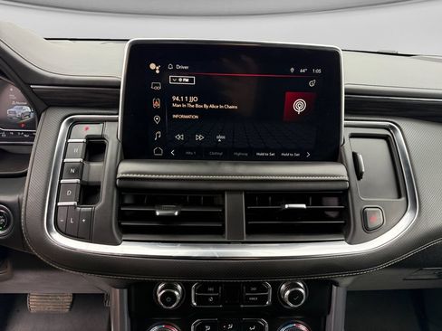 Used 2023 GMC Yukon SLT AWD/4WD image 25