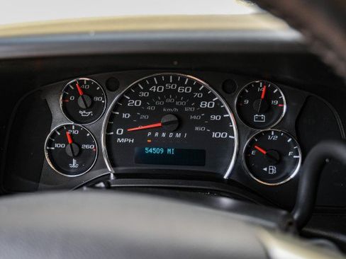 Used 2019 Chevrolet Express 2500 Extended w/ Driver Convenience Package RWD image 18