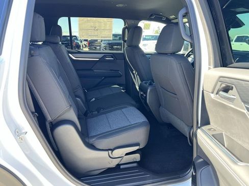 New 2026 GMC Acadia Elevation image 29