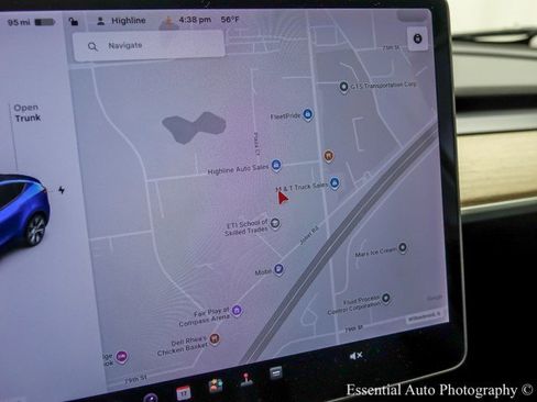 Used 2020 Tesla Model Y Long Range image 18