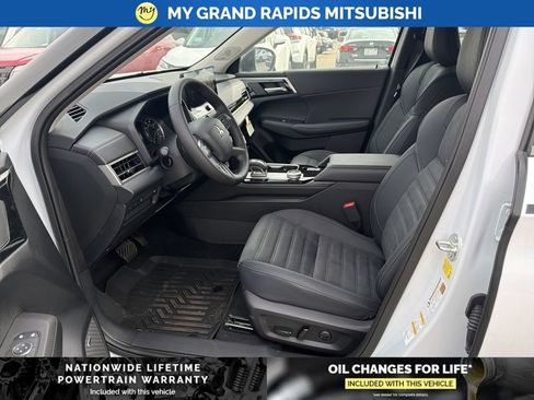New 2026 Mitsubishi Outlander AWD image 14