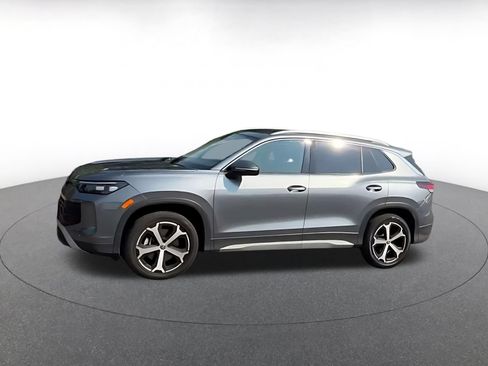 Used 2026 Volkswagen Tiguan SE AWD/4WD image 8
