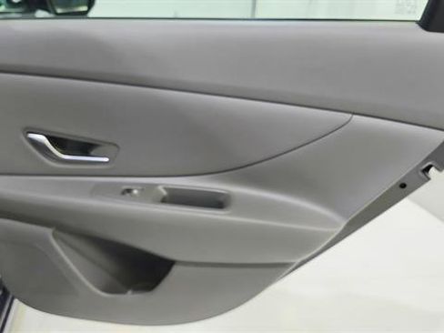 Used 2025 Hyundai Elantra SEL FWD image 35