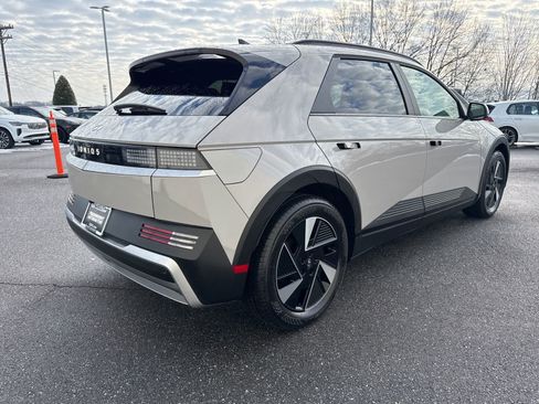 Certified 2025 Hyundai Ioniq 5 SEL image 7
