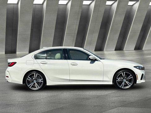 Used 2024 BMW 330i xDrive Sedan w/ Convenience Package AWD/4WD image 3