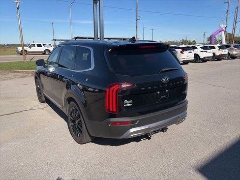 Used 2021 Kia Telluride SX w/ SX Prestige Package image 4