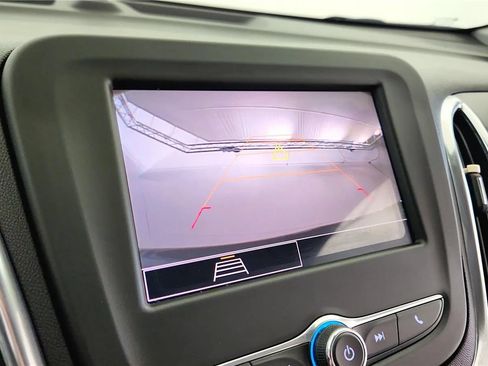 Used 2023 Chevrolet Equinox LT FWD image 29