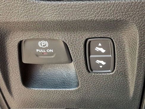 Used 2022 RAM 1500 Laramie image 34