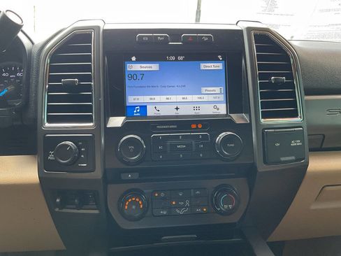 Used 2017 Ford F350 XLT w/ XLT Premium Package AWD/4WD image 11