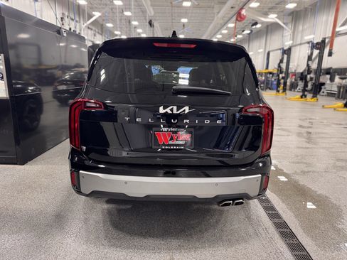 Certified 2024 Kia Telluride S w/ S Sunroof Package image 34