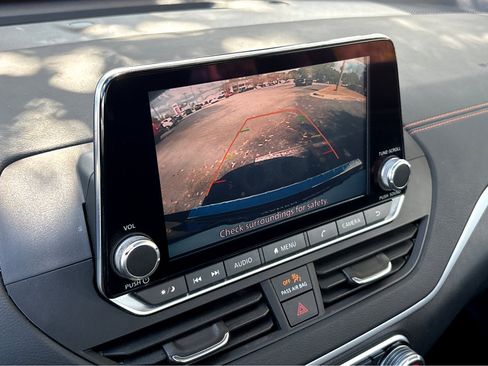 Used 2022 Nissan Altima 2.0 SR image 8