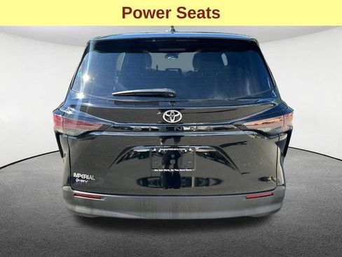Certified 2026 Toyota Sienna LE FWD image 10
