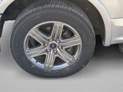 Used 2018 Ford F150 Lariat w/ Equipment Group 502A Luxury image 26