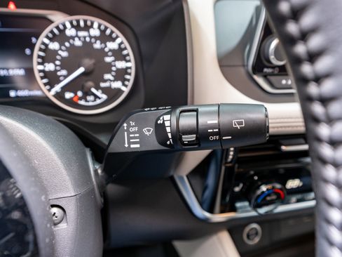 Used 2023 Nissan Rogue SL image 27