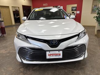 Used 2020 Toyota Camry XLE video 2