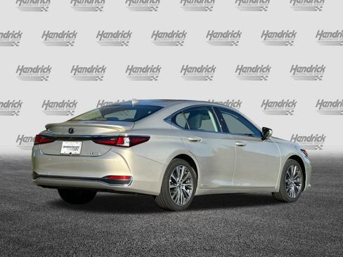 Certified 2019 Lexus ES 300h w/ Luxury Package image 5