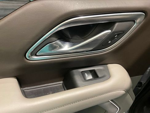 Used 2021 GMC Yukon XL SLT w/ SLT Premium Package RWD image 11