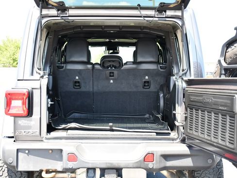 Used 2022 Jeep Wrangler Unlimited Rubicon w/ Xtreme Recon 35" Tire Package AWD/4WD image 37
