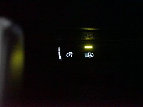 Certified 2025 Toyota Corolla Cross LE image 23