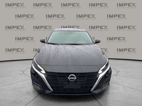 Used 2025 Nissan Altima 2.5 SV FWD image 8