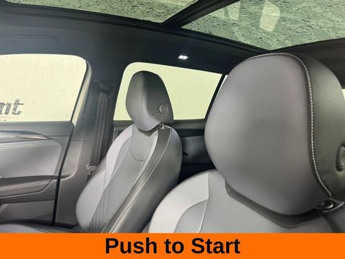 Used 2025 Volkswagen Tiguan SE R-Line FWD image 12