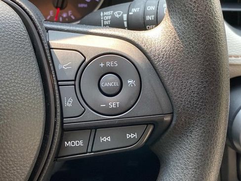 Used 2022 Toyota RAV4 XLE w/ Convenience Package AWD/4WD image 19