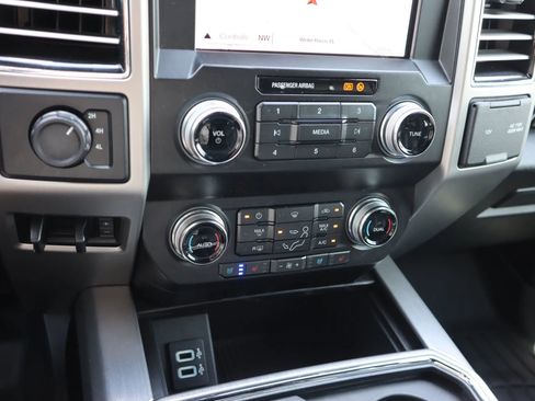 Used 2019 Ford F450 Platinum w/ Platinum Ultimate Package image 20