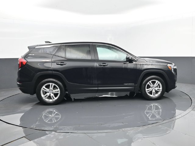 Used 2023 GMC Terrain SLE AWD/4WD image 4