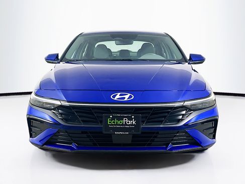 Used 2025 Hyundai Elantra SEL FWD image 2