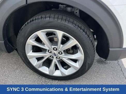 Certified 2023 Ford Explorer Platinum w/ Technology Package AWD/4WD image 14