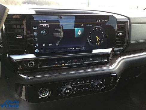 Used 2023 Chevrolet Silverado 1500 LT image 34