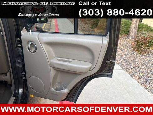 Used 2005 Jeep Liberty Limited image 20
