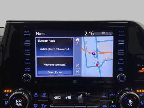 Used 2021 Toyota Highlander Limited image 25