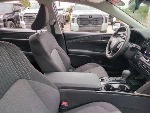 Used 2025 Toyota Camry LE image 21