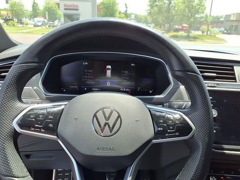 Used 2024 Volkswagen Tiguan SE R-Line FWD image 10