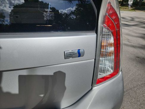 Used 2012 Toyota Prius Two FWD image 7